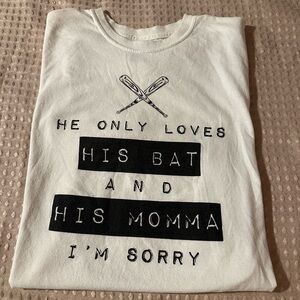Baseball mom cute tee sz med